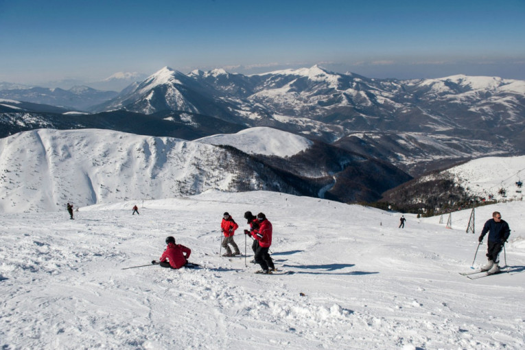 Tragedija na Brezovici: Devojčica (14) iz Leposavića na skijanju pala ispred oca, nije joj bilo spasa