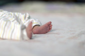 Majka bacila bebu u đubre, njeni roditelji je zakopali na svojoj njivi: Stravičan slučaj šokirao Grčku