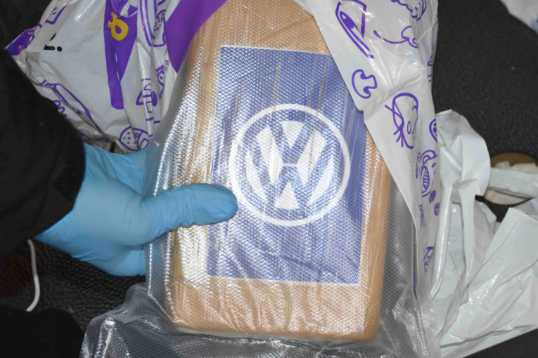 Bugatti, Hitler i Obilić na kokainu: Šokantna istina o simbolima koje koriste narko-klanovi (FOTO)