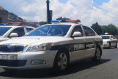 Ukrali "sitroen", pa sleteli sa puta: Dve osobe teško povređene u nesreći u Prijedoru