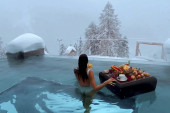 Unutar neverovatnog hotela na Alpima gde doručkujete u krevetu okruženi snegom