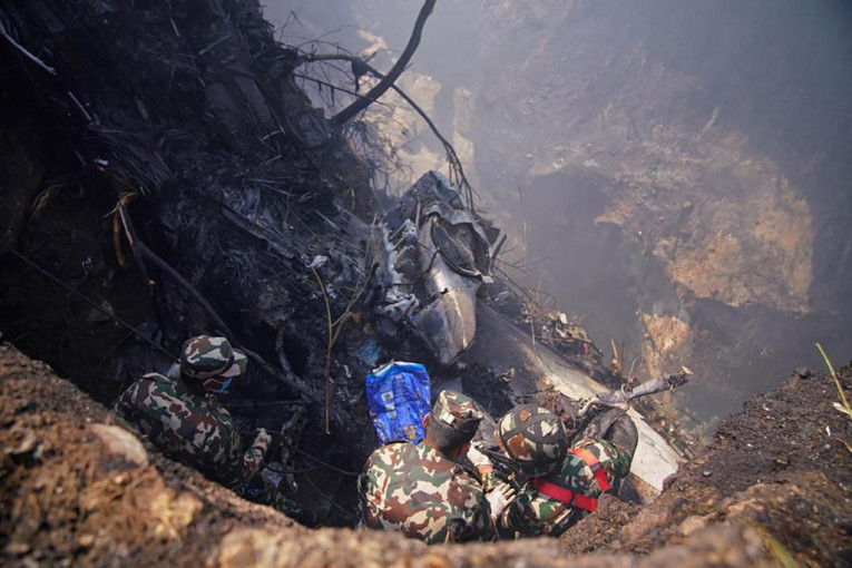 Strašna tragedija na Filipinima: Avion se srušio na vulkan, poginuli svi putnici!