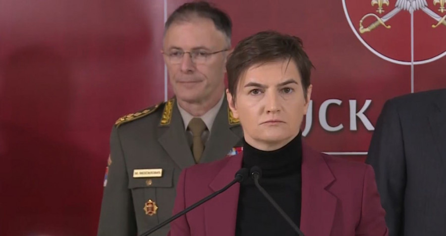 Obraćanje Vučića nakon sastanka o analizi rada Vojske: Idemo na povećanje domaće proizvodnje, plata specijalaca i do 300.000 dinara (FOTO)