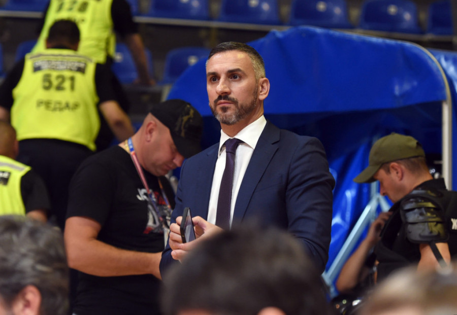 Zvezda i dalje čeka odgovor: Na kakvim to poslovima zaista radi Vojinović koji mu oduzimaju 15 minuta, da ne odgovori?