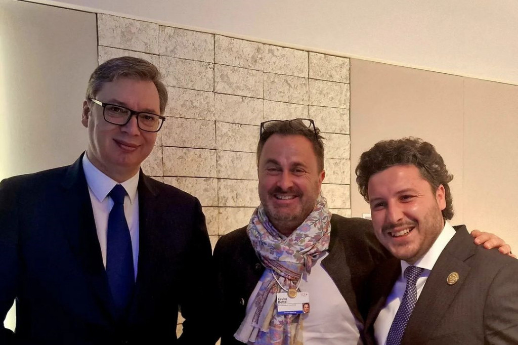 Uvek je dobro kada se sastanete sa prijateljima: Vučić sa Betelom i Abazovićem u Davosu