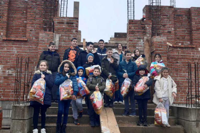 Baka Milica ima 100 i jedina je povratnica u dalmatinsko selo Dabar: Nije znala kako će prezimiti zimu, a onda je dobila besplatna drva