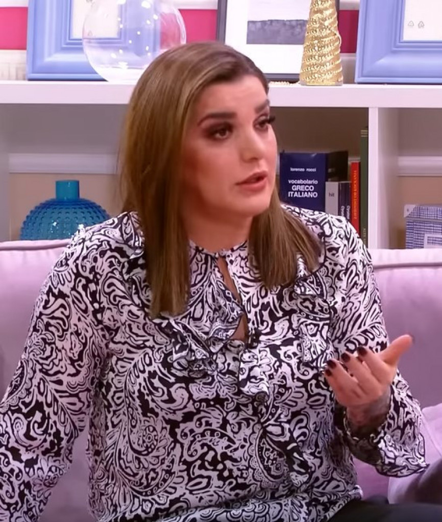 Porodica naše pevačice je bila hranitelj jednoj bebi, a onda su je drugi ljudi usvojili: Želim samo da znam da je dobro