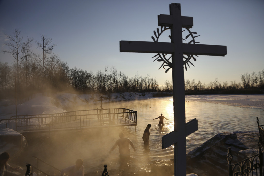 Tradicionalno Putinovo kupanje u ledenoj vodi za Bogojavljenje ove godine bez fotografija!