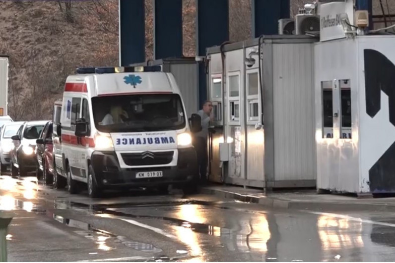 Iživljavanje kosovske policije: Sat i po držali na Jarinju pacijentkinju sa ugrađena dva stenta u sanitetu