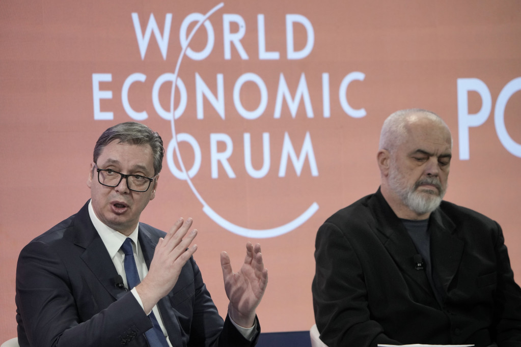 Vučić na panelu u Davosu o evrointegracijama, Ukrajini, međunarodnom pravu: Evropa je bila stabilnija dok je Merkel bila na vlasti