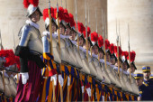 Vekovna tradicija Vatikana: Švajcarska garda – najmanja vojska na svetu! (FOTO/VIDEO)