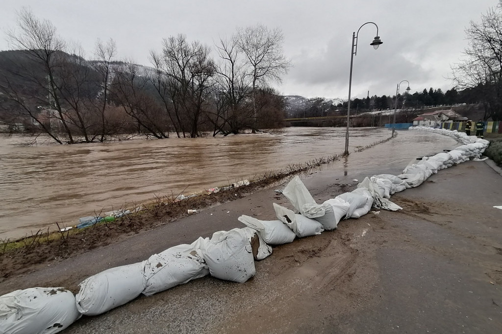 Tačan spisak svih delova Srbije gde su poplave blokirale saobraćaj: Ove putne pravce izbegavajte