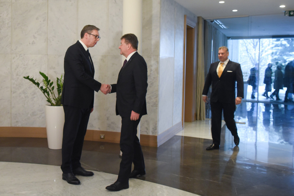 Predsednik Vučić danas sa Lajčakom, EU ubrzava dijalog?