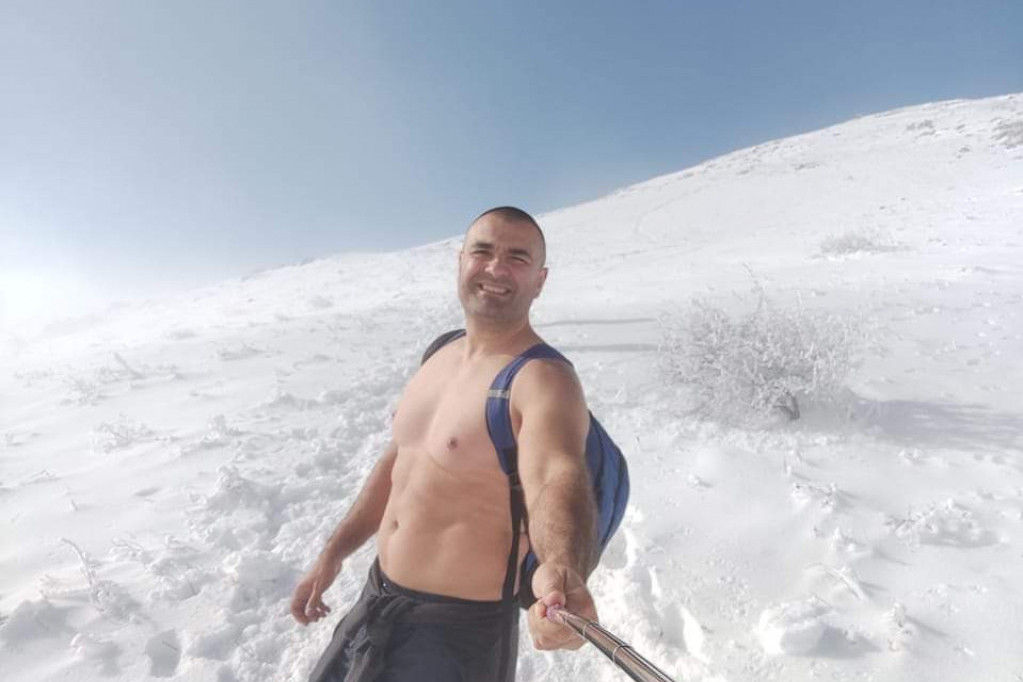 Srpski “ledeni čovek” se samo u šortsu popeo na najviši vrh planine Rtanj! I to na temperaturi od minus četiri stepena!