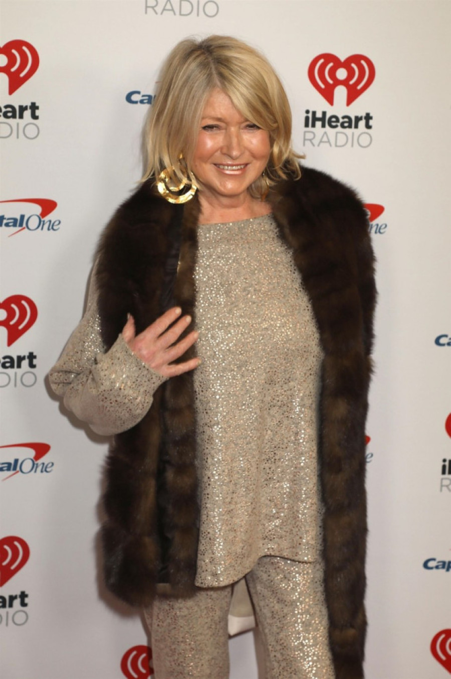 Čuvena Marta Stjuart (81) ušla u istoriju kao najstarija žena koja je pozirala u kupaćem za naslovnu kultnog časopisa (FOTO)