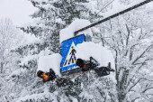 Sneg napravio havariju u Sloveniji: Više od 160 stabala je oboreno, putevi zatvoreni za saobraćaj