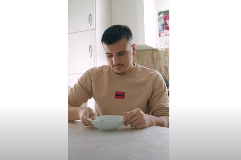 Čaure u kesici keksa: Sramni video pun mržnje šalje poruku Albancima da ne kupuju srpske proizvode (VIDEO)