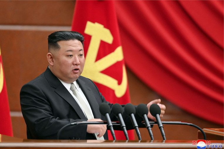 Ljudi u Severnoj Koreji očajni: Umiru od gladi, a nezadovoljstvo prema Kim Džong Unu samo raste