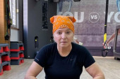 Mirjana Karanović srušila sve predrasude: U 65. godini trenira poput devojke: Čučanj, iskorak sa sve opterećenjem - sve radi sa lakoćom