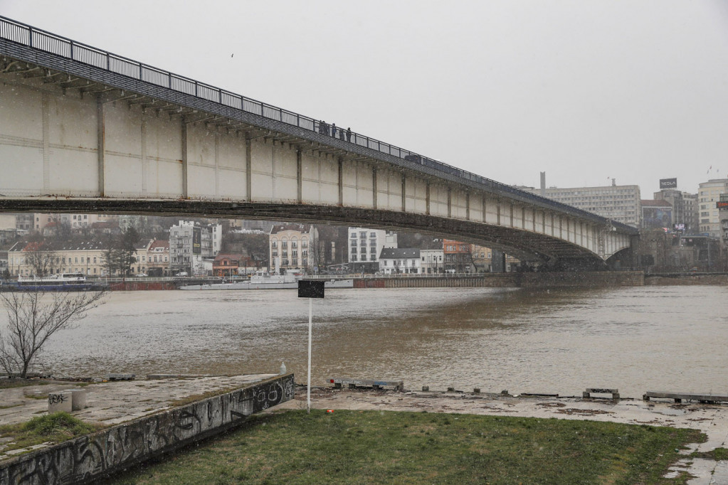 Za izlivanje Save na beogradskim šetalištima krive poplave u regionu! Hidrolog otkriva da li ima mesta za brigu
