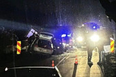 Traktor pao na automobil - jedan poginuo, četvoro povređenih: Detalji nesreće kod Kruševca (FOTO)