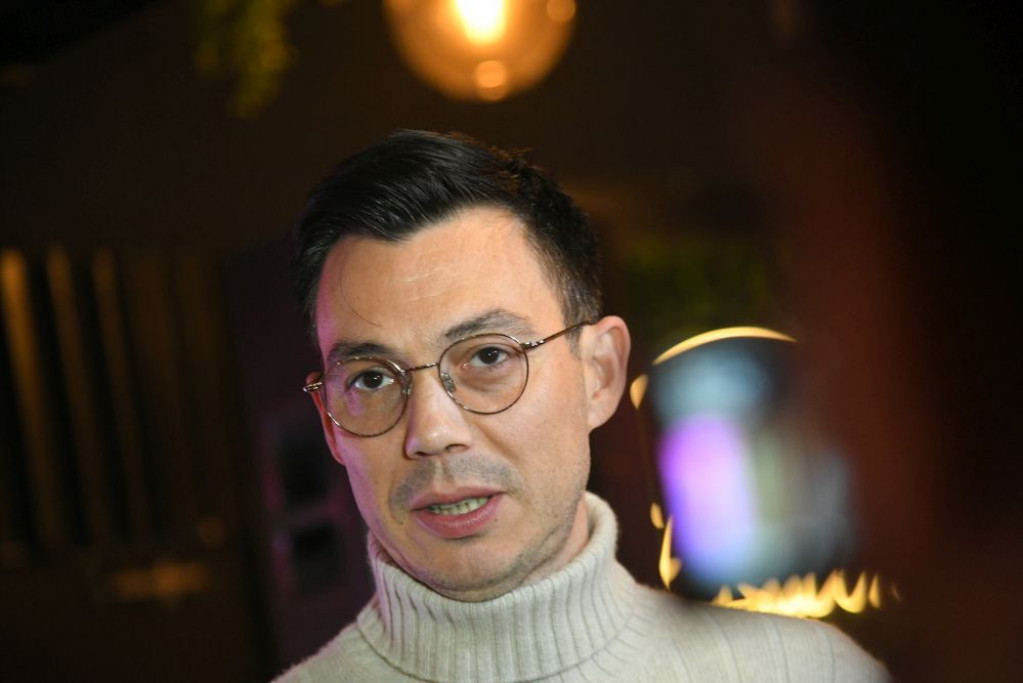 Pevač ispisao sina iz škole, iznervirao se i prelomio: "Molili su me da odustanem"