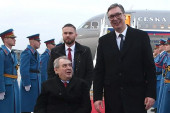 "Posebna mi je čast da dočekam jednog od poslednjih velikih državnika današnjice": Zeman doputovao u zvaničnu posetu Srbiji (FOTO)