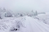Raj za ljubitelje snega! Vlasinsko jezero pod snežnim pokrivačem, prizori kao sa razglednice (FOTO)