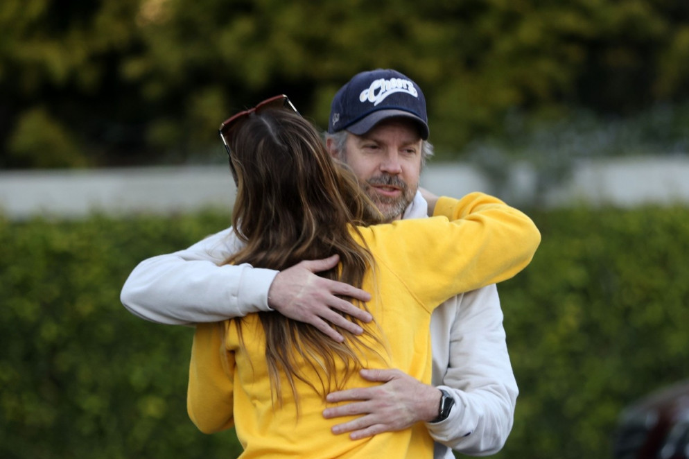 Olivija Vajld uslikana sa bivšim kako razmenjuje nežnosti: Bili su u velikoj ljubavi, onda su raskinuli veridbu, pa ona našla dečka