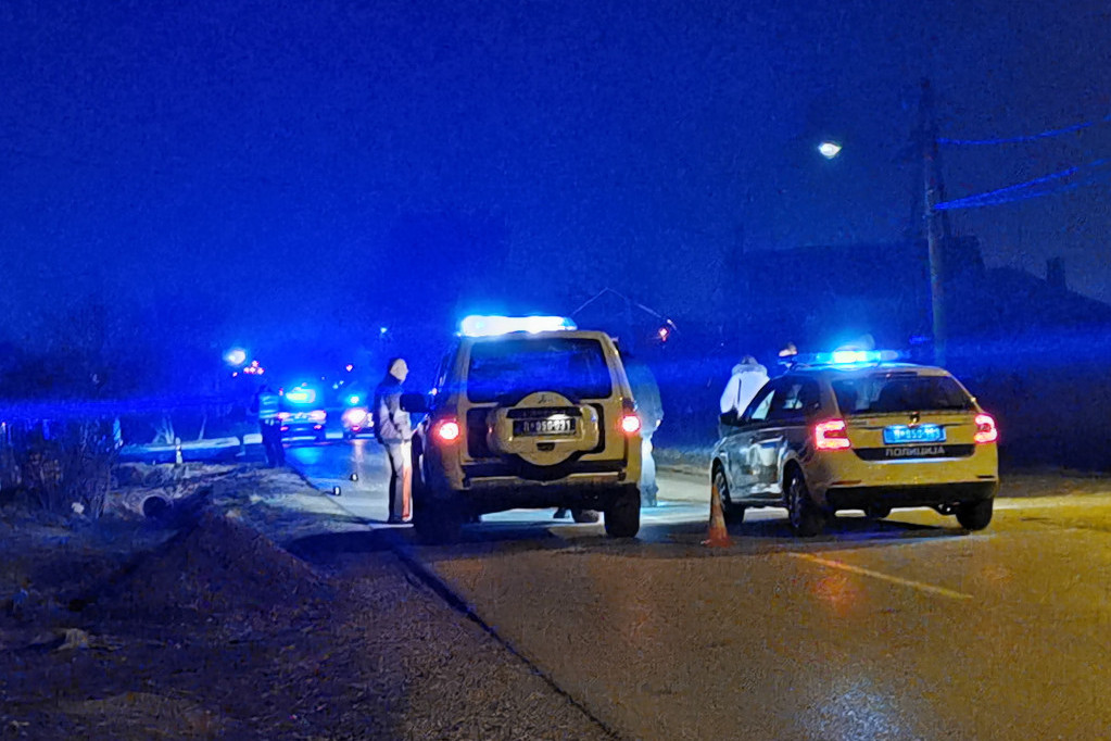 Težak udes u Nišu, poginuo vozač: Sleteo s puta i udario u električni stub (FOTO)
