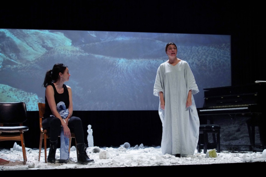 Sloboda Mićalović u „Vatrama“: Premijera u Barseloni (FOTO)