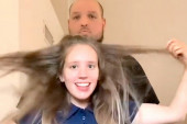 Par nepar: Izgleda kao da ima 12, pa zbog toga svi misle da joj je suprug tata, te da je svojoj deci sestra (VIDEO)