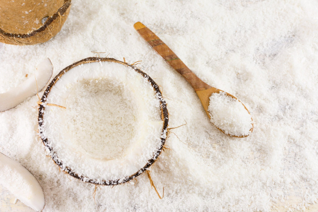 Recept dana: Rafaelo kuglice sa brusnicama i pistaćima su elegantne lepotice koje će ukrasiti praznični sto