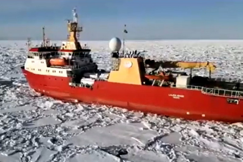 Italijanski brod uspeo da stigne do najjužnije tačke do sada: Naučnici postavili rekord, ali ih brine jedna stvar (VIDEO)