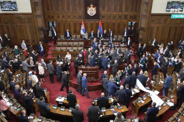 GO SNS Novog Sada poručio opoziciji: Jadno je da oni koji su prodali KiM svoje greške pripisuju onom koji se bori za bolju Srbiju