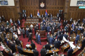 Opozicija pokušala da napadne predsednika Srbije: Tvrde da brane Kosmet, a prave haos u srpskoj Skupštini (FOTO/VIDEO)