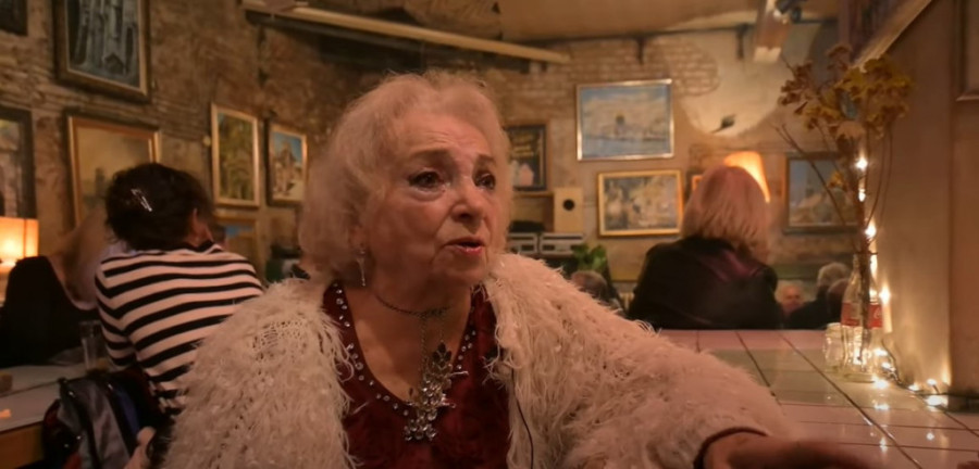 Žena zmaj na ivici života: Pevačica preživela napad divljih pčela – lekari je spasili u poslednjem trenutku!