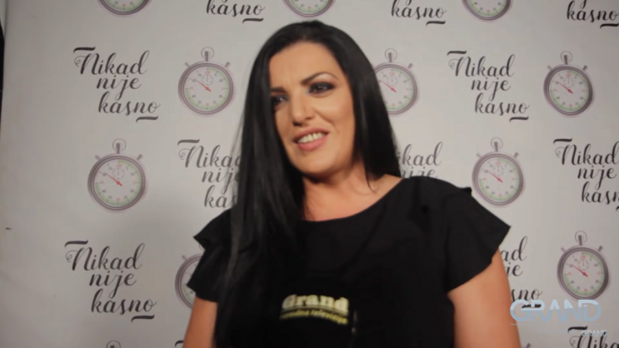 Pevačica (47) drugi put postaje baka: Bila u kandžama narkotika, a sad podelila radosne vesti