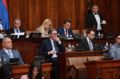 Predsednik Vučić u Skupštini: "Povlačenjem barikada spašeni životi" - usvojen izveštaj o pregovaračkom procesu (VIDEO)