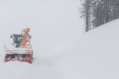 Drama na Goliji: Snežna mećava nosi sve pred sobom, skijaši ostali zavejani na planini -  spasioci krenuli ka njima! (FOTO)
