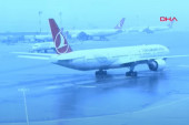 Aerodrom u Istanbulu otkazao 238 letova zbog snežnog nevremena (VIDEO)