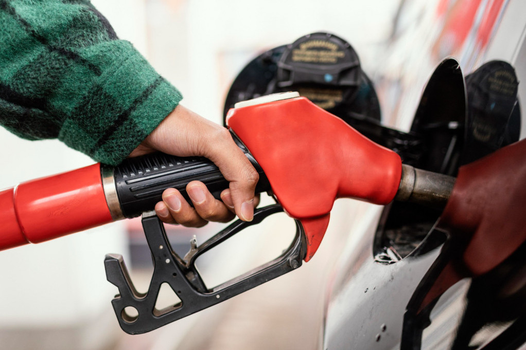 Dobre vesti sa pumpi: Pojeftinilo gorivo