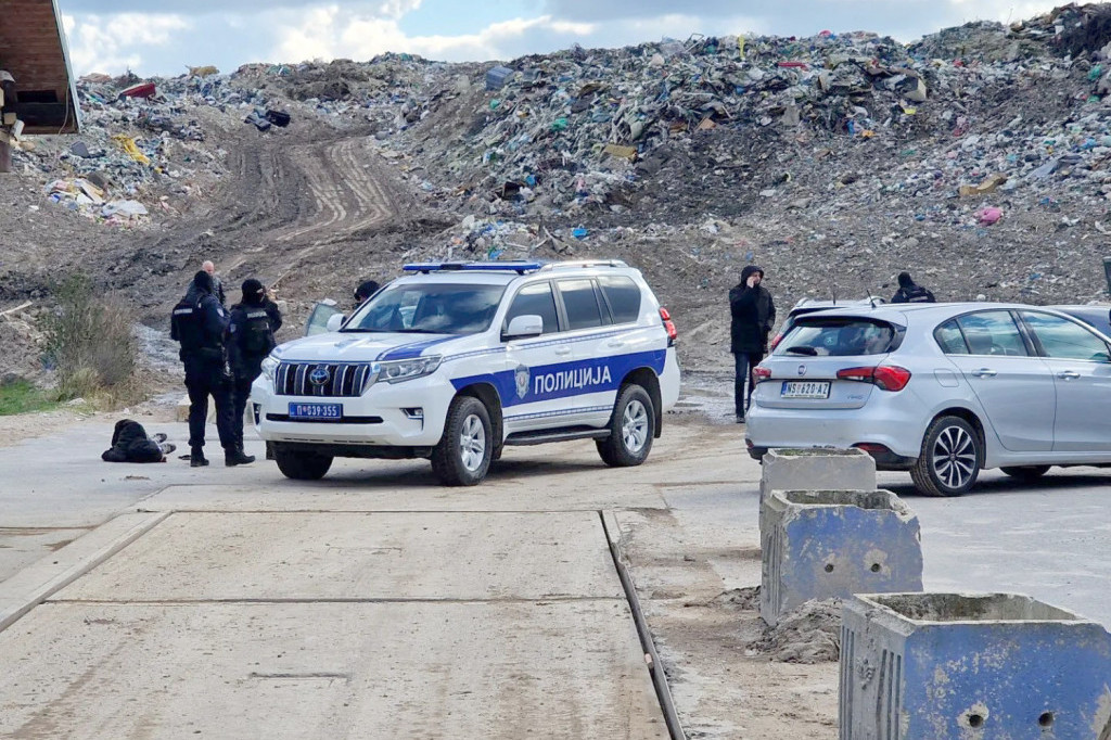 Filmska potera u Novom Sadu: Pohapšeni kod deponije?! Leže na zemlji, a oko njih policajci sa fantomkama (FOTO)
