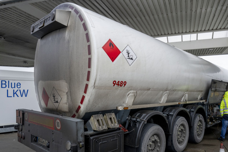 Vučić posle sastanka: "Razmotrili smo više scenarija za zaštitu interesa zemlje - dobio sam detaljan izveštaj o rezervama