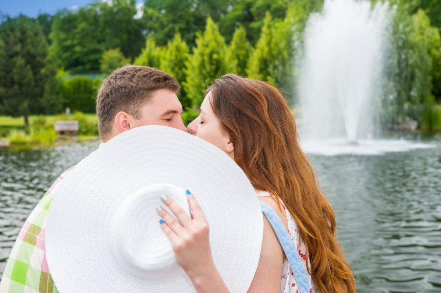 Svi posle njih su mlaki: Njihove poljupce pamtićete zauvek jer ovi horoskopski znaci se najbolje ljube