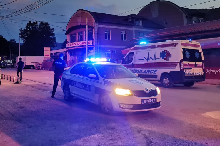 Krvava tuča u Obrenovcu: Pobile se dve grupe mladića, jedan maloletnik izboden nožem!