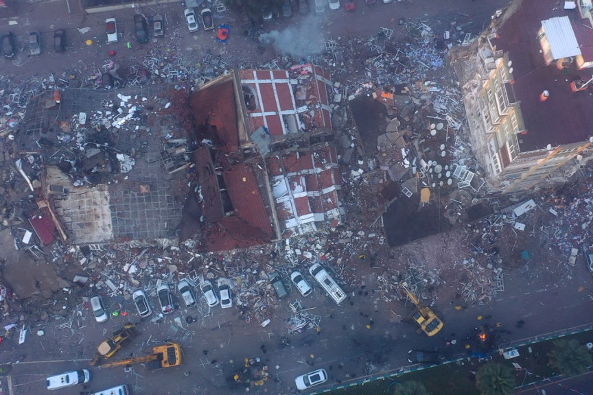 Grad sravnjen sa zemljom: Prizori iz turskog Kahramanmaraša kao posle apokalipse (VIDEO)