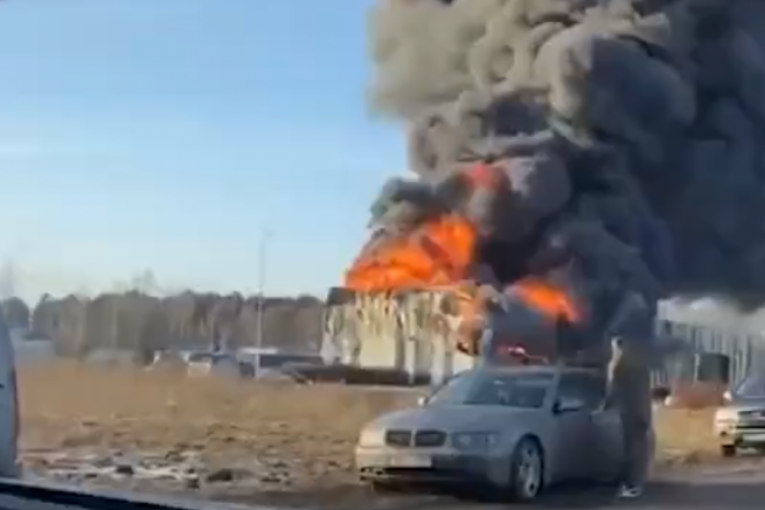 Požar u američkoj fabrici dronova u Letoniji! Vatra buknula posle eksplozije? (VIDEO/FOTO)
