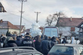 Potresne scene na sahrani poginule Jovane: Beli baloni i reka mladih na oproštaju od drugarice - za sve je kriv "tatin sin" (FOTO)