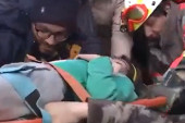 Posle skoro 50 sati spašena devojčica iz ruševina u Turskoj: Grčki spasioci se grčevito borili, uspeli da izvuku i majku  (VIDEO)